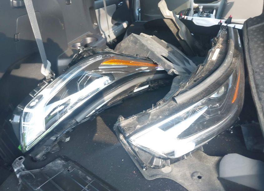 Photo 12 of 2021 Toyota Highlander XLE (VIN 5TDGZRBH7MS157426)