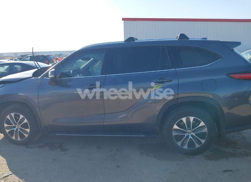 Photo 14 of 2021 Toyota Highlander XLE (VIN 5TDGZRBH7MS540086)