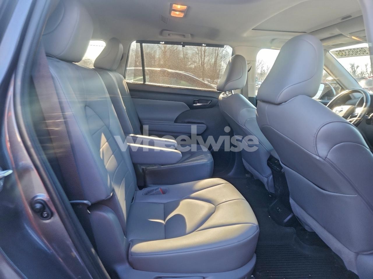 Photo 11 of 2021 TOYOTA HIGHLANDER XLE (VIN 5TDGZRBH7MS540976)