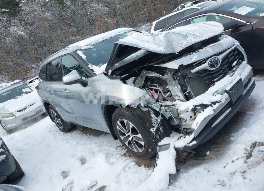 2021 Toyota Highlander XLE (VIN 5TDGZRBH7MS547443) main photo