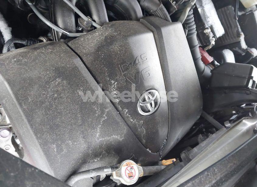 Photo 10 of 2021 Toyota Highlander XLE (VIN 5TDGZRBH7MS547443)