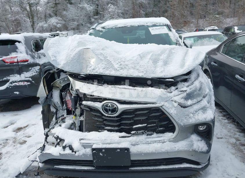 Photo 13 of 2021 Toyota Highlander XLE (VIN 5TDGZRBH7MS547443)