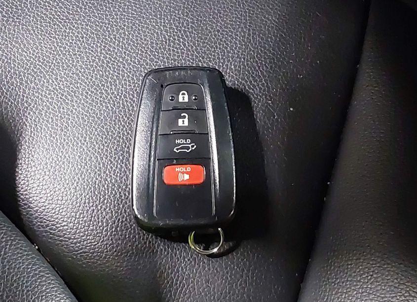 Photo 11 of 2021 Toyota Highlander XLE (VIN 5TDGZRBH7MS557986)