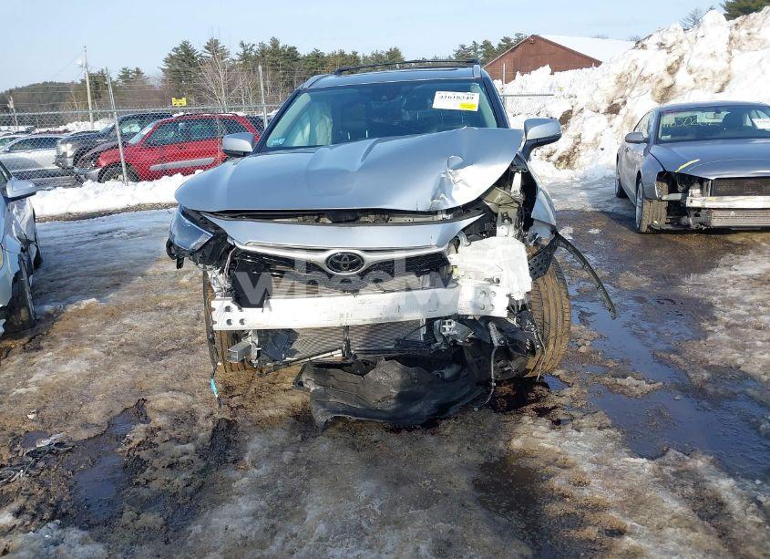 Photo 12 of 2022 Toyota Highlander XLE (VIN 5TDGZRBH7NS252893)