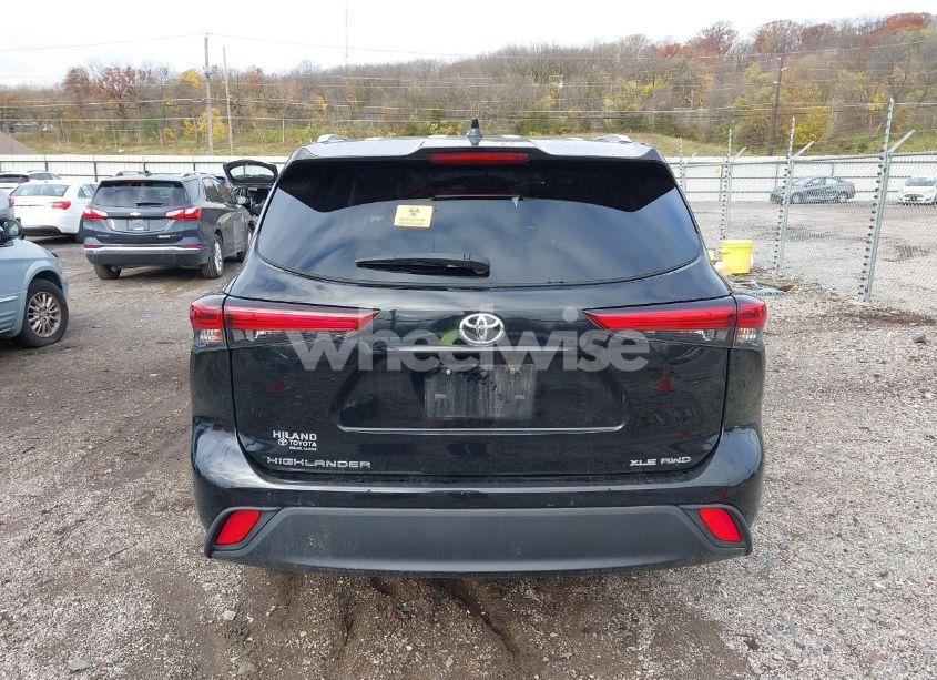 Photo 16 of 2022 Toyota Highlander XLE (VIN 5TDGZRBH7NS564695)