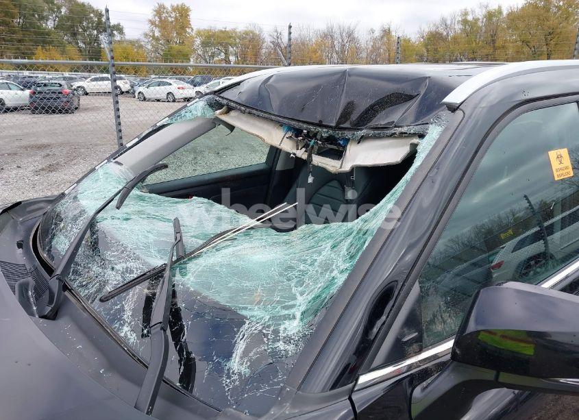 Photo 6 of 2022 Toyota Highlander XLE (VIN 5TDGZRBH7NS564695)