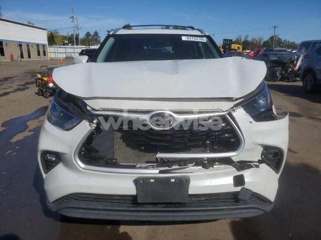 Photo 6 of 2022 TOYOTA HIGHLANDER XLE (VIN 5TDGZRBH7NS583117)
