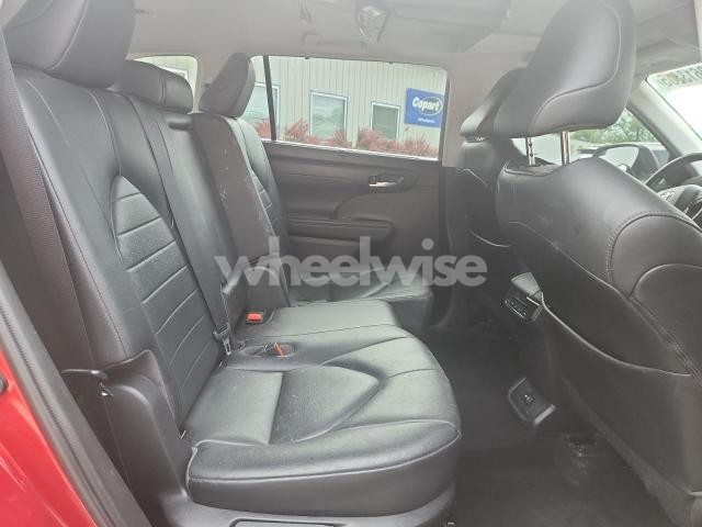 Photo 2 of 2020 TOYOTA HIGHLANDER XLE (VIN 5TDGZRBH8LS506687)