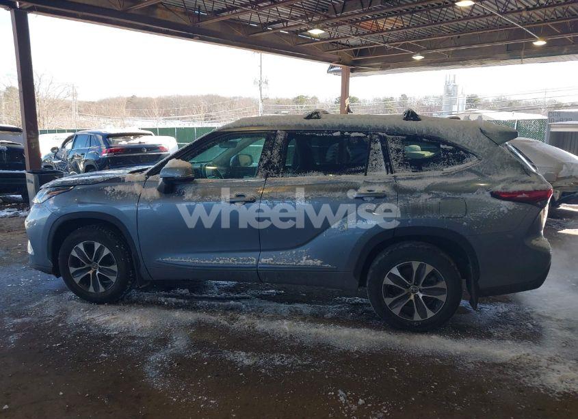Photo 14 of 2021 Toyota Highlander XLE (VIN 5TDGZRBH8MS068612)