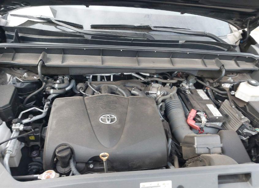 Photo 10 of 2021 Toyota Highlander XLE (VIN 5TDGZRBH8MS110115)