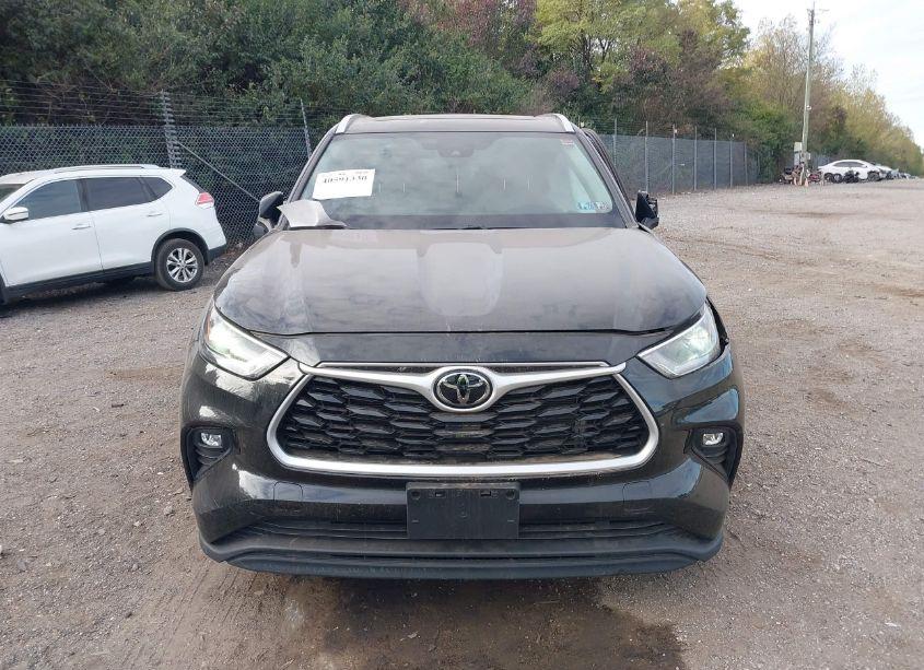 Photo 13 of 2021 Toyota Highlander XLE (VIN 5TDGZRBH8MS110115)