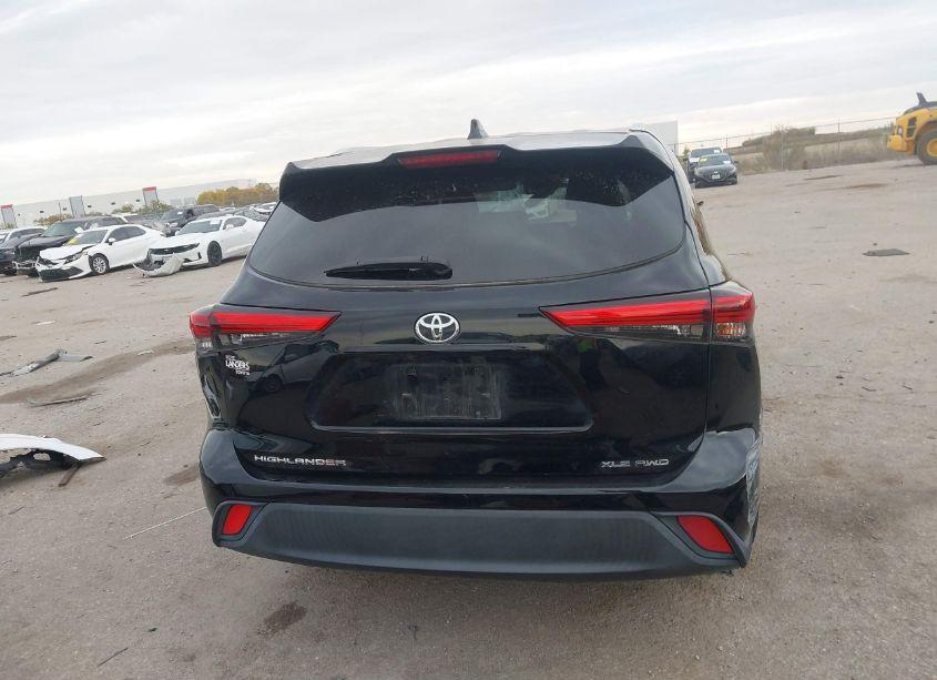Photo 16 of 2021 Toyota Highlander XLE (VIN 5TDGZRBH8MS127237)