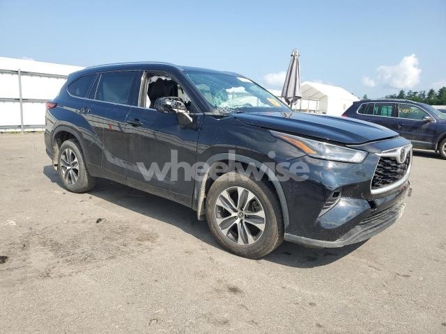 Photo 7 of 2021 TOYOTA HIGHLANDER XLE (VIN 5TDGZRBH8MS532112)