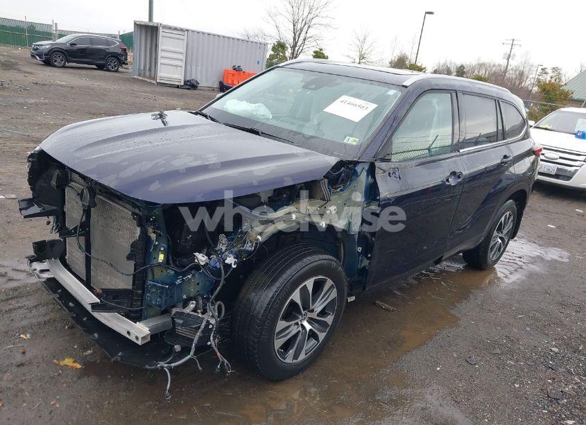 Photo 15 of 2022 Toyota Highlander XLE (VIN 5TDGZRBH8NS195510)