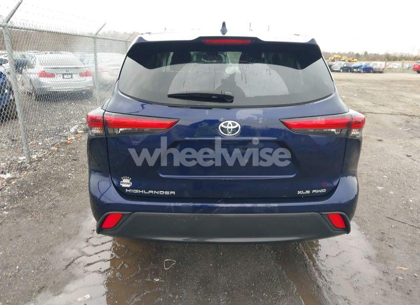 Photo 17 of 2022 Toyota Highlander XLE (VIN 5TDGZRBH8NS195510)