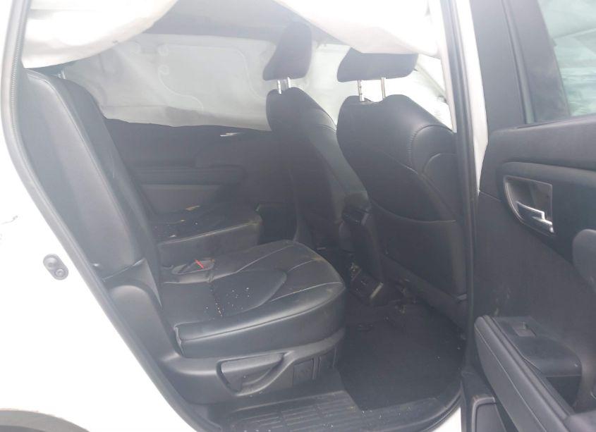 Photo 8 of 2022 Toyota Highlander XLE (VIN 5TDGZRBH8NS209308)