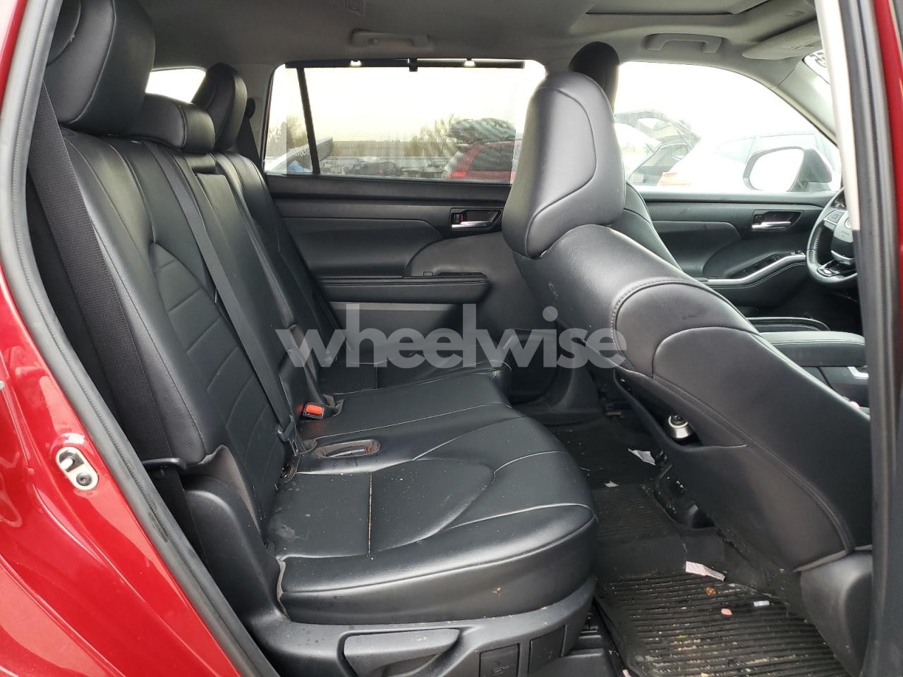 Photo 11 of 2020 TOYOTA HIGHLANDER XLE (VIN 5TDGZRBH9LS001371)