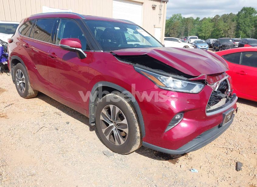 2020 Toyota Highlander XLE (VIN 5TDGZRBH9LS011673) main photo