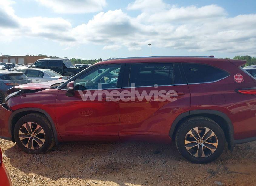 Photo 14 of 2020 Toyota Highlander XLE (VIN 5TDGZRBH9LS011673)