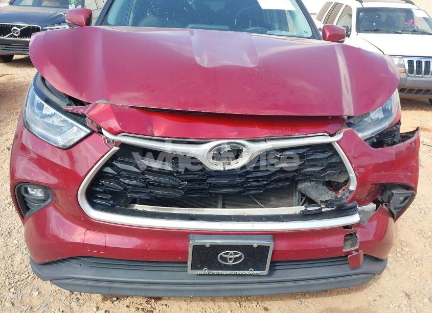 Photo 6 of 2020 Toyota Highlander XLE (VIN 5TDGZRBH9LS011673)