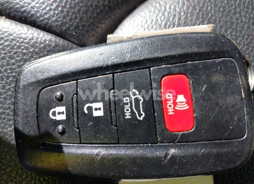 Photo 11 of 2020 Toyota Highlander XLE (VIN 5TDGZRBH9LS054572)