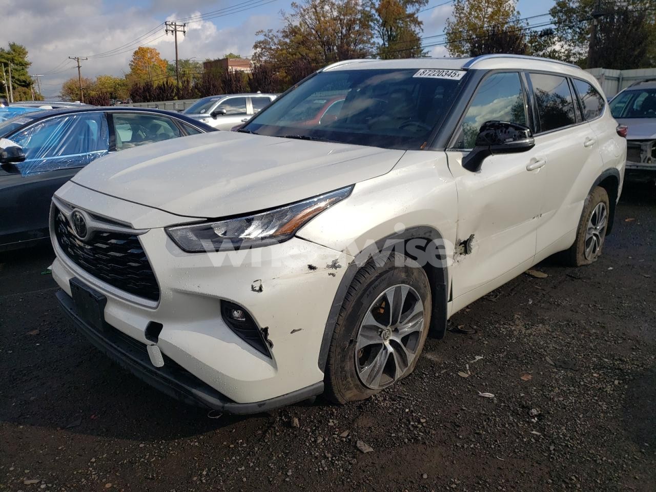2020 TOYOTA HIGHLANDER XLE (VIN 5TDGZRBH9LS504527) main photo