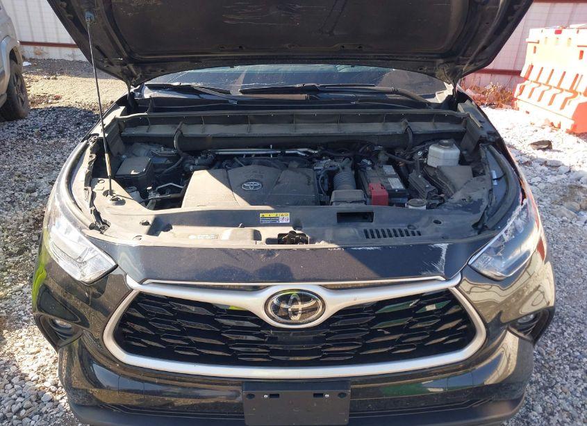 Photo 10 of 2020 Toyota Highlander XLE (VIN 5TDGZRBH9LS505628)