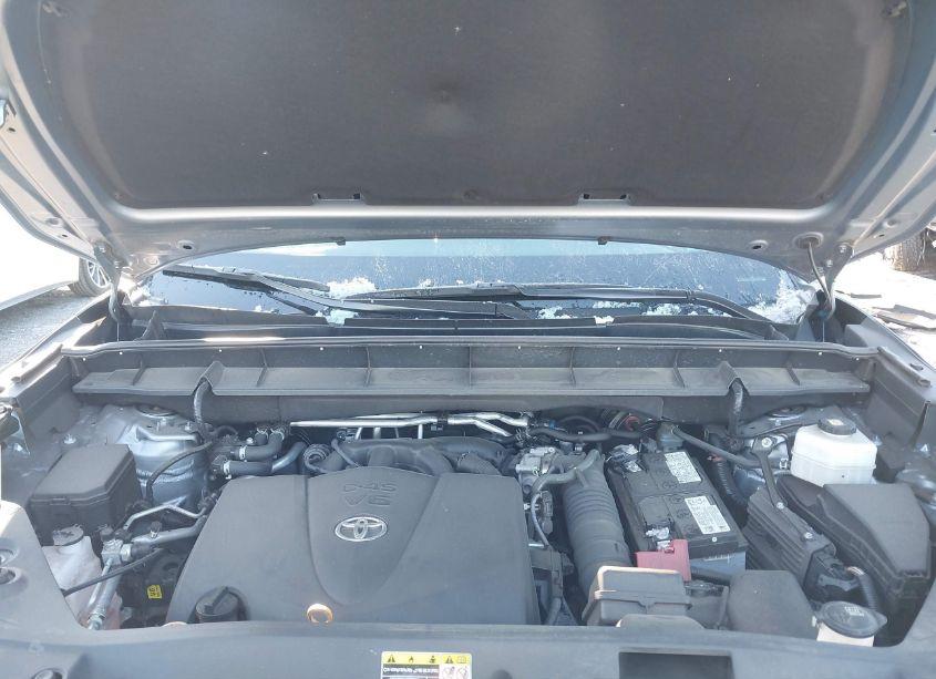 Photo 10 of 2021 Toyota Highlander XLE (VIN 5TDGZRBH9MS113878)