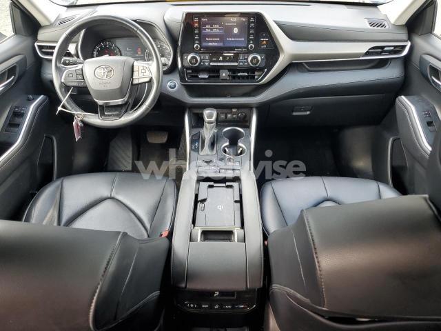 Photo 14 of 2020 TOYOTA HIGHLANDER XLE (VIN 5TDGZRBHXLS051261)