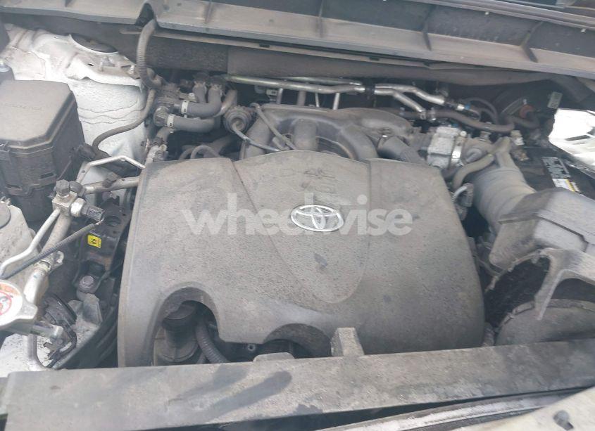 Photo 10 of 2020 Toyota Highlander XLE (VIN 5TDGZRBHXLS052586)