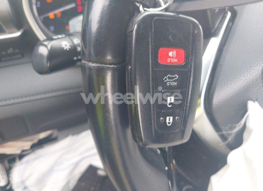 Photo 11 of 2020 Toyota Highlander XLE (VIN 5TDGZRBHXLS052586)