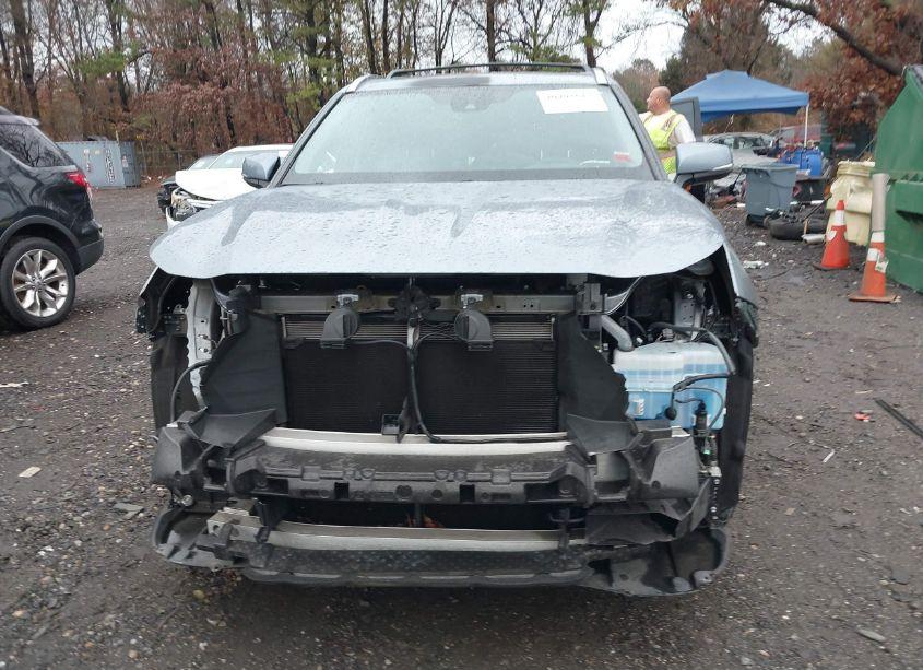 Photo 12 of 2021 Toyota Highlander XLE (VIN 5TDGZRBHXMS066313)