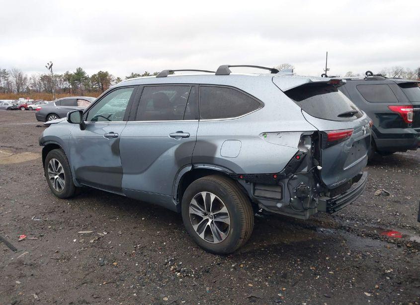 Photo 14 of 2021 Toyota Highlander XLE (VIN 5TDGZRBHXMS066313)