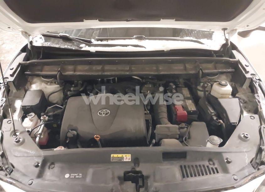 Photo 10 of 2021 Toyota Highlander XLE (VIN 5TDGZRBHXMS111489)