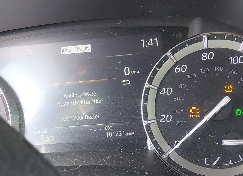 Photo 7 of 2022 Toyota Highlander XLE (VIN 5TDGZRBHXNS169216)