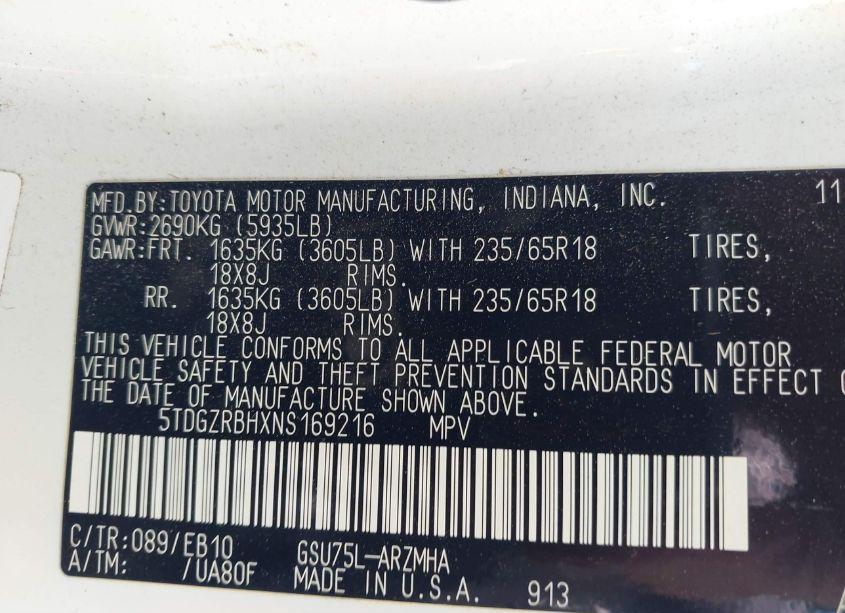 Photo 9 of 2022 Toyota Highlander XLE (VIN 5TDGZRBHXNS169216)