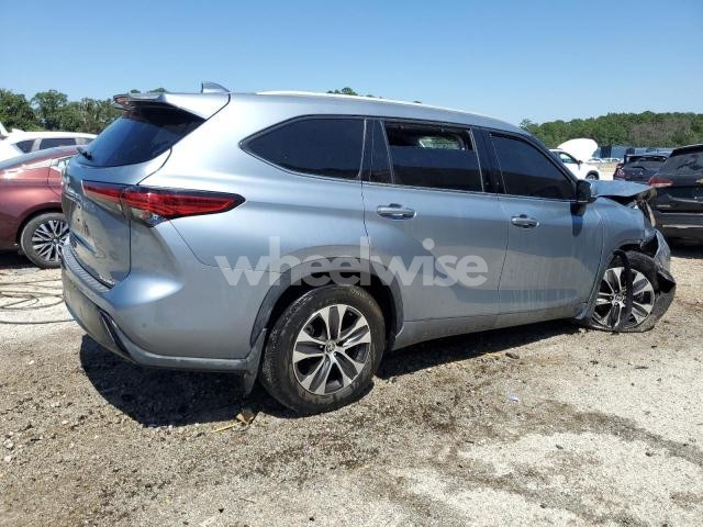 Photo 13 of 2022 TOYOTA HIGHLANDER XLE (VIN 5TDGZRBHXNS177476)