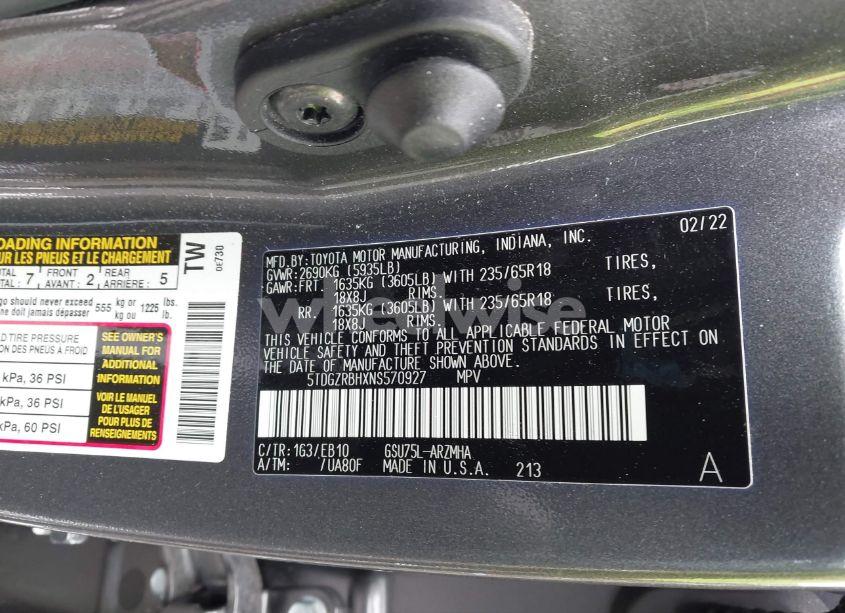 Photo 9 of 2022 Toyota Highlander XLE (VIN 5TDGZRBHXNS570927)