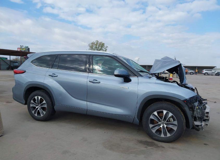 Photo 14 of 2021 Toyota Highlander HYBRID XLE (VIN 5TDHARAH1MS007454)