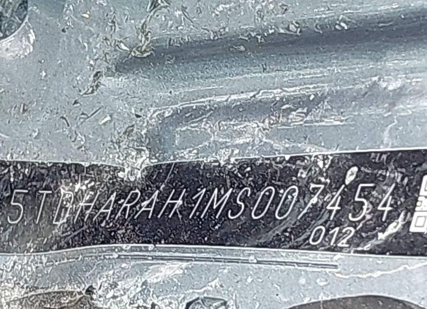 Photo 17 of 2021 Toyota Highlander HYBRID XLE (VIN 5TDHARAH1MS007454)