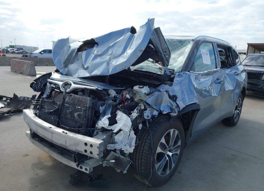 Photo 2 of 2021 Toyota Highlander HYBRID XLE (VIN 5TDHARAH1MS007454)