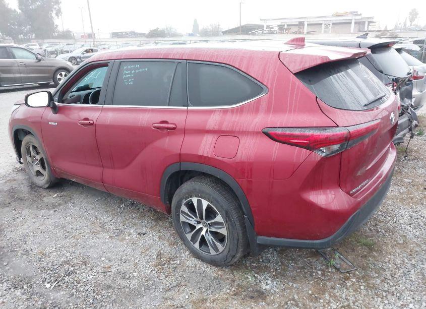 Photo 3 of 2020 Toyota Highlander HYBRID XLE (VIN 5TDHARAH4LS502505)