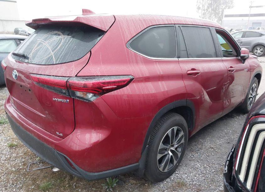 Photo 4 of 2020 Toyota Highlander HYBRID XLE (VIN 5TDHARAH4LS502505)