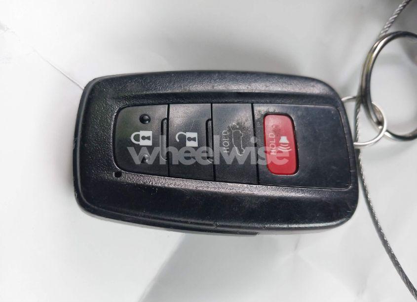 Photo 11 of 2020 Toyota Highlander HYBRID XLE (VIN 5TDHARAH6LS500125)