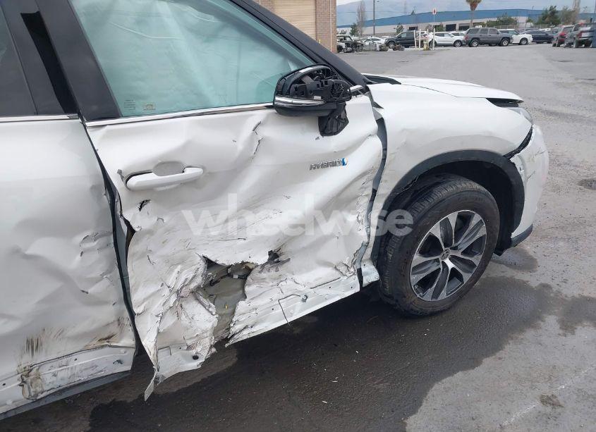 Photo 6 of 2020 Toyota Highlander HYBRID XLE (VIN 5TDHARAH6LS500125)