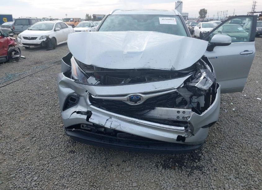 Photo 6 of 2021 Toyota Highlander HYBRID XLE (VIN 5TDHARAH8MS509197)