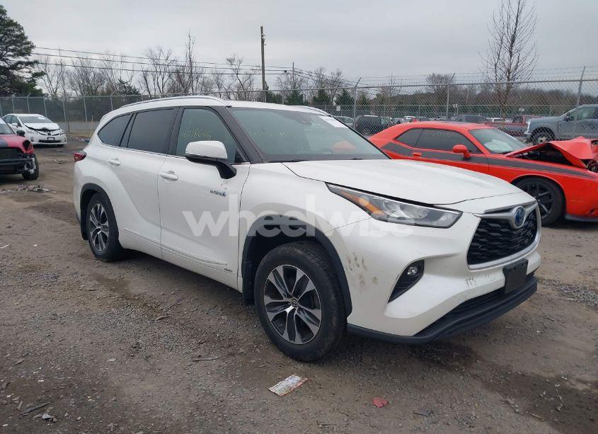 2020 Toyota Highlander HYBRID XLE (VIN 5TDHBRCH0LS509543) main photo