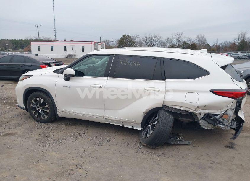 Photo 13 of 2020 Toyota Highlander HYBRID XLE (VIN 5TDHBRCH0LS509543)