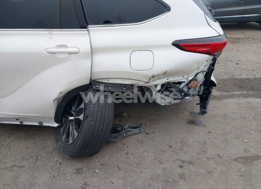 Photo 6 of 2020 Toyota Highlander HYBRID XLE (VIN 5TDHBRCH0LS509543)