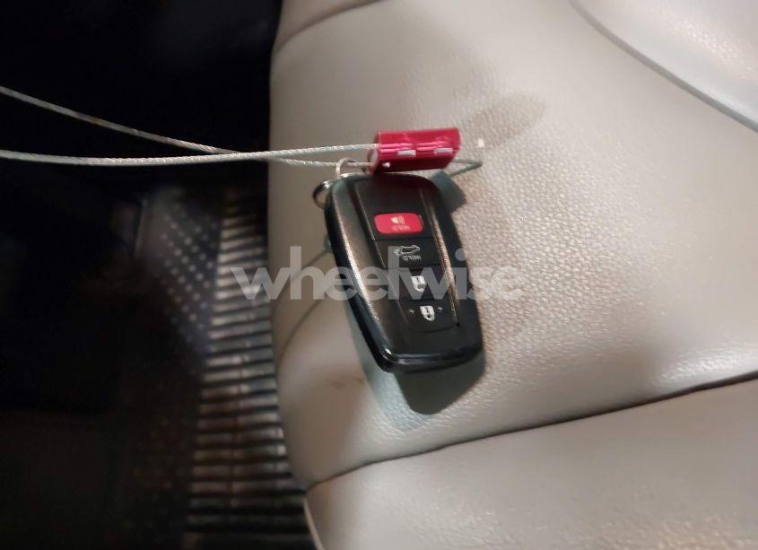 Photo 11 of 2020 Toyota Highlander HYBRID XLE (VIN 5TDHBRCH0LS514290)